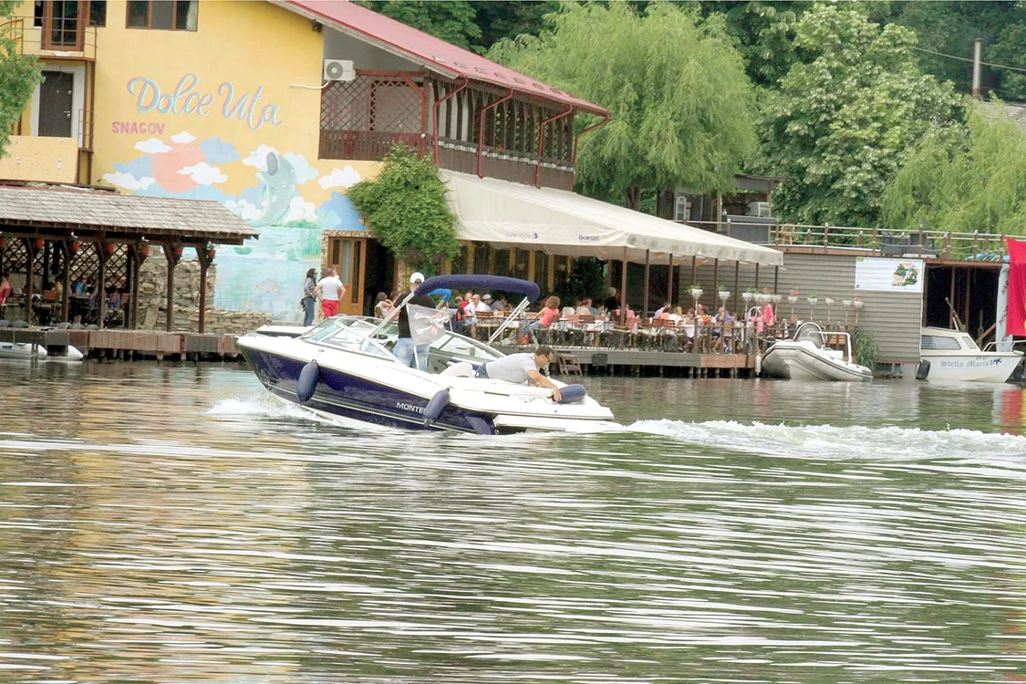 Victimele se aflau  într-o şalupă a  restaurantului  Dolce Vita