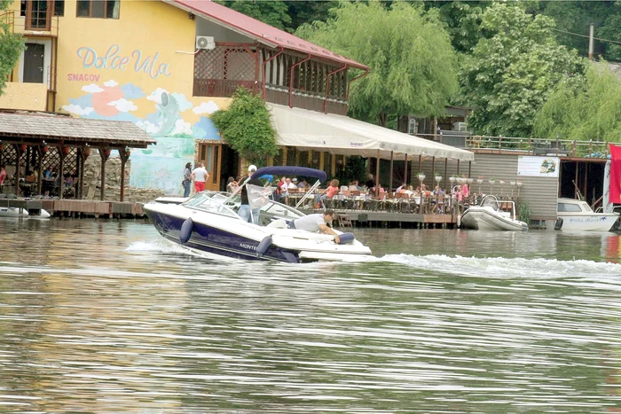 Victimele se aflau  într-o şalupă a  restaurantului  Dolce Vita