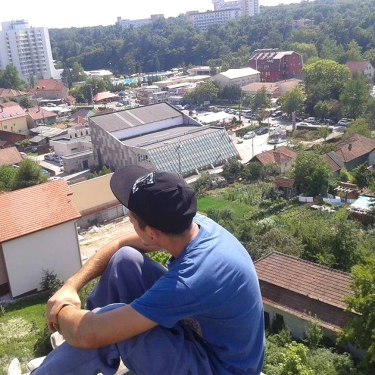 Iosif mărturisea pe Facebook că în copilărie își dorea să zboare