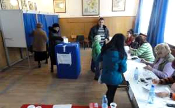 La Braşov, în primul tur de scrutin au votat 54,72% dintre alegătorii cu drept de vot. FOTO Arhivă.