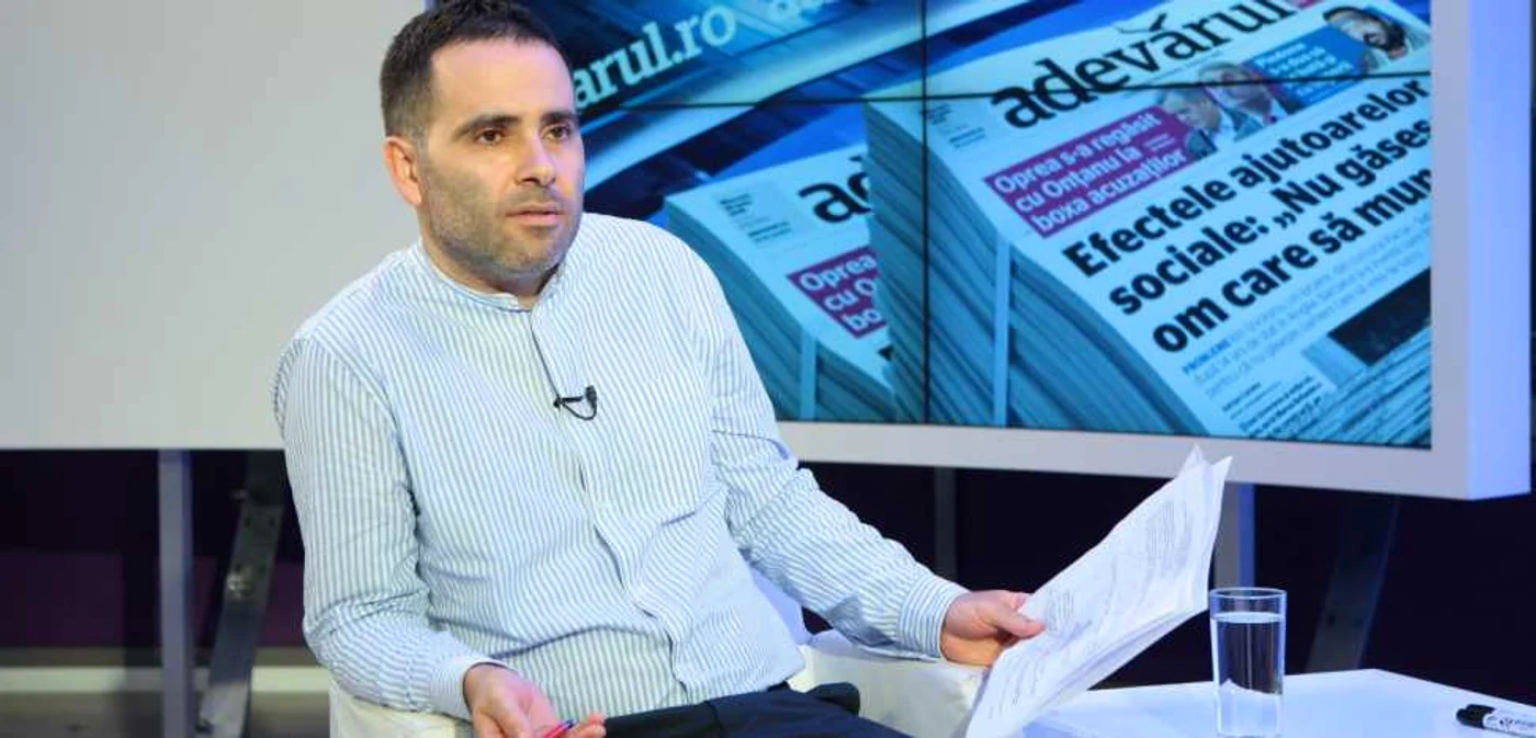 Profesorul Silviu Dăneţ a rezolvat, la Adevărul Live, subiectele la proba de Matematică de la Evaluarea Naţională 2016 FOTO Eduard Enea