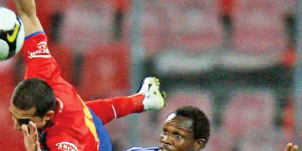 Petre Marin (în roşu) s-a remarcat mereu prin dăruire şi o viaţă extrasportivă ireproşabilă 