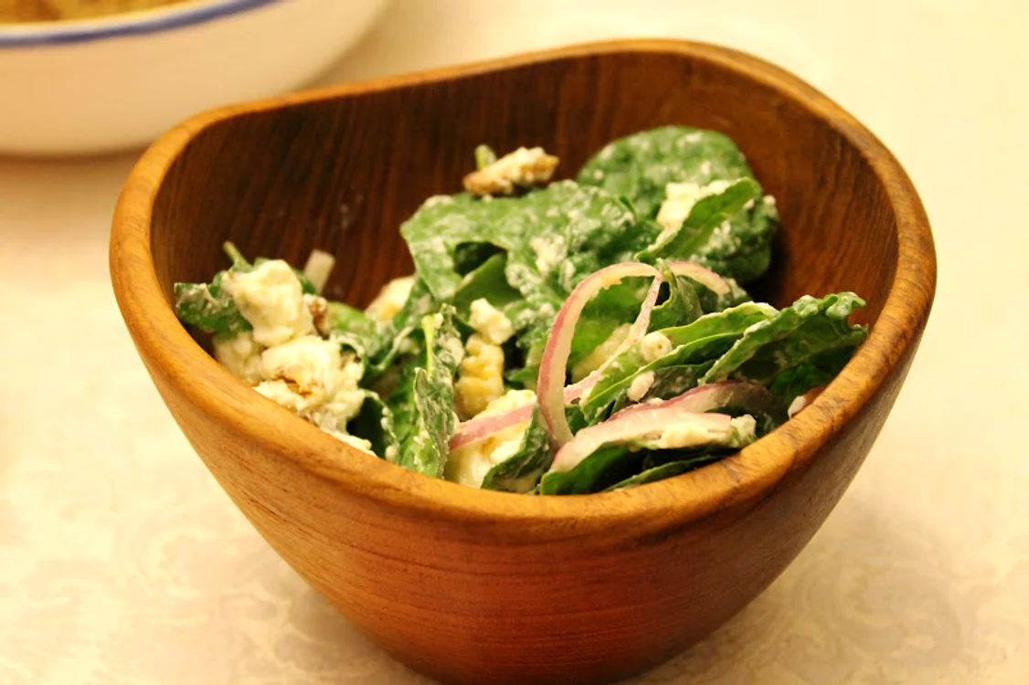 salata de spanac cu pere si nuci jpeg