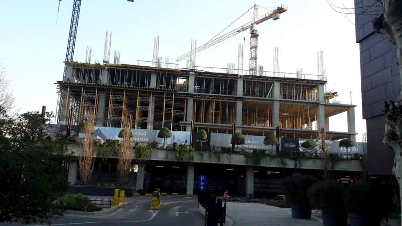 Cum se ridică cea mai înaltă clădire de birouri din România