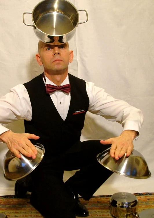 Miroslaw Magola, omul magnet (Photoland / Caters)