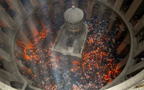 Lumina Sfântă la Ierusalim FOTO EPA-EFE Atef Safadi