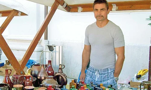 Ambrus Attila  (46 de ani) a învăţat  olăritul în puşcărie  (Fotografii: facebook) jpeg