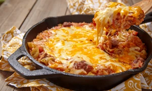 Budinca de varza cu carne  Sursa foto shutterstock 413481091 jpg