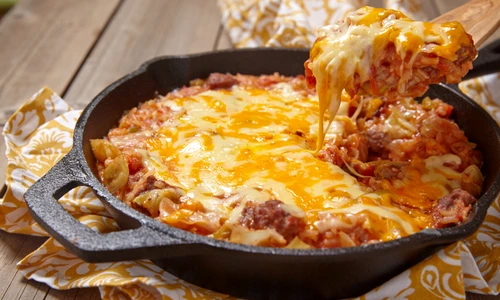 Budinca de varza cu carne  Sursa foto shutterstock 413481091 jpg