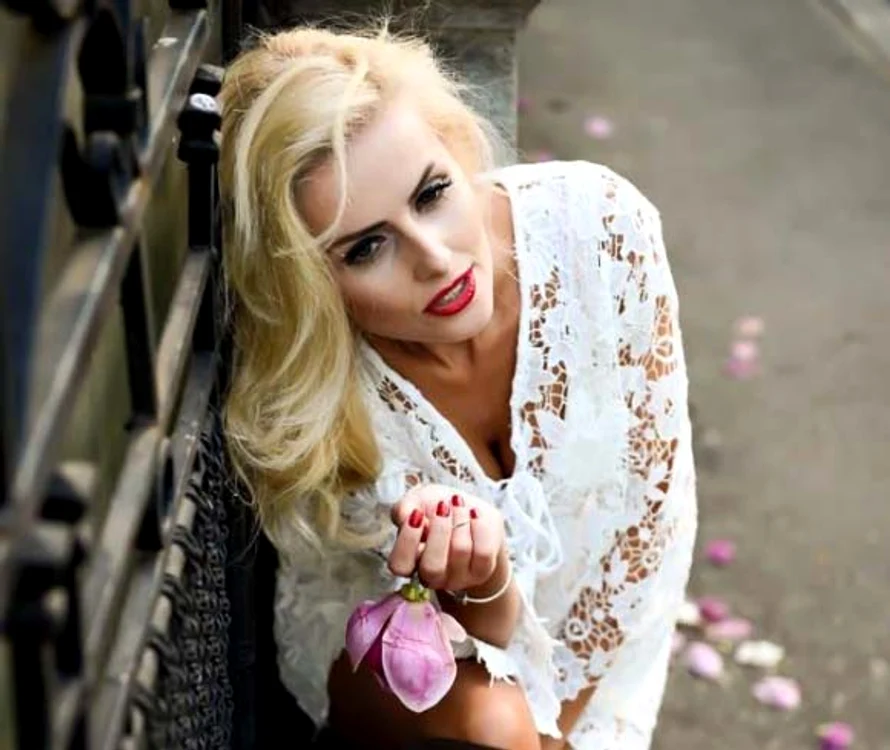 Andreea este femeia care l-a convins pe Cezar Ouatu să se însoare