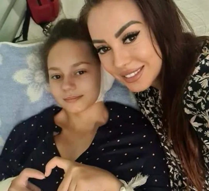 Beatrice Drăgulescu, alături de mama eifoto: Facebook