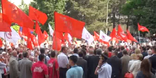Comuniștii au protestat în fața Parlamentului