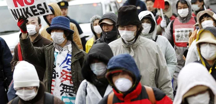 FOTO REUTERS Sute de japonezi au cerut oprirea tuturor centralelor nucleare din ţară