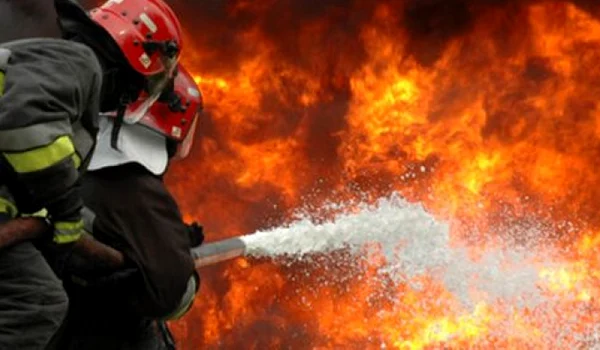 pompieri incendiu jpeg