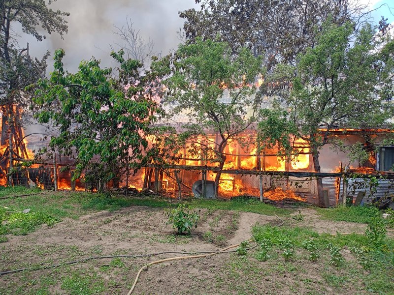 Trei anexe şi o chilie de la Mănăstirea Sihăstria Putnei au ars într-un incendiu izbucnit de la o lumânare VIDEO