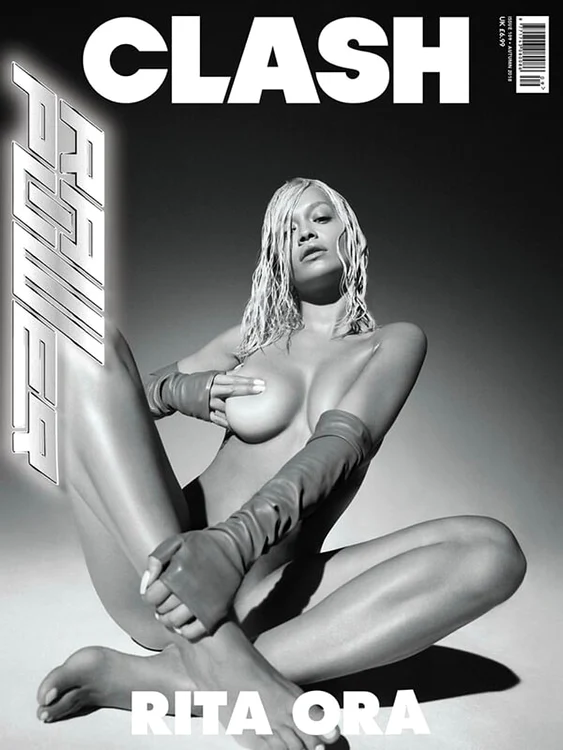 Artista a pozat nud pentru coperta revistei Clash Magazine 