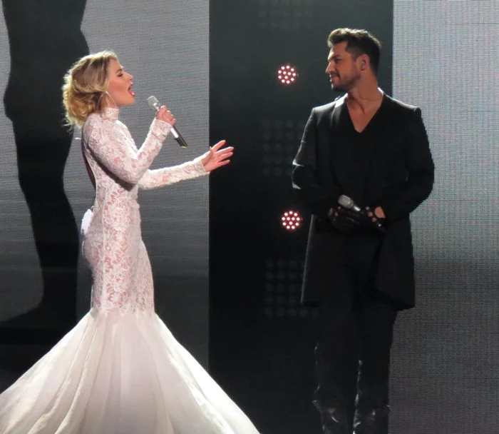Irina Baianţ a îmbrăcat o rochie demireasă, semnată de Doina Levintzafoto: Tatiana Solomon