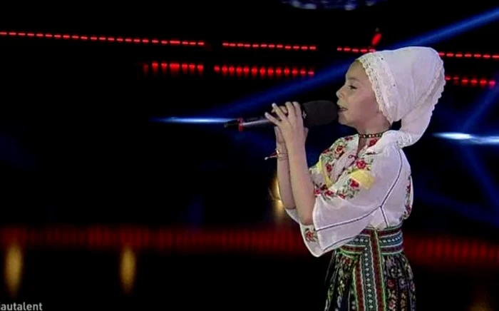 Finala „Românii au Talent”: Nicoleta Iancu l-a adus până la lacrimi pe Bebe Cotimanis