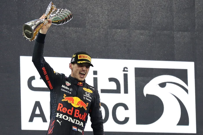 
    Max Verstappen este al 4-lea cel mai tânăr campion mondial din istoria Formulei 1Foto: EPA-EFE  