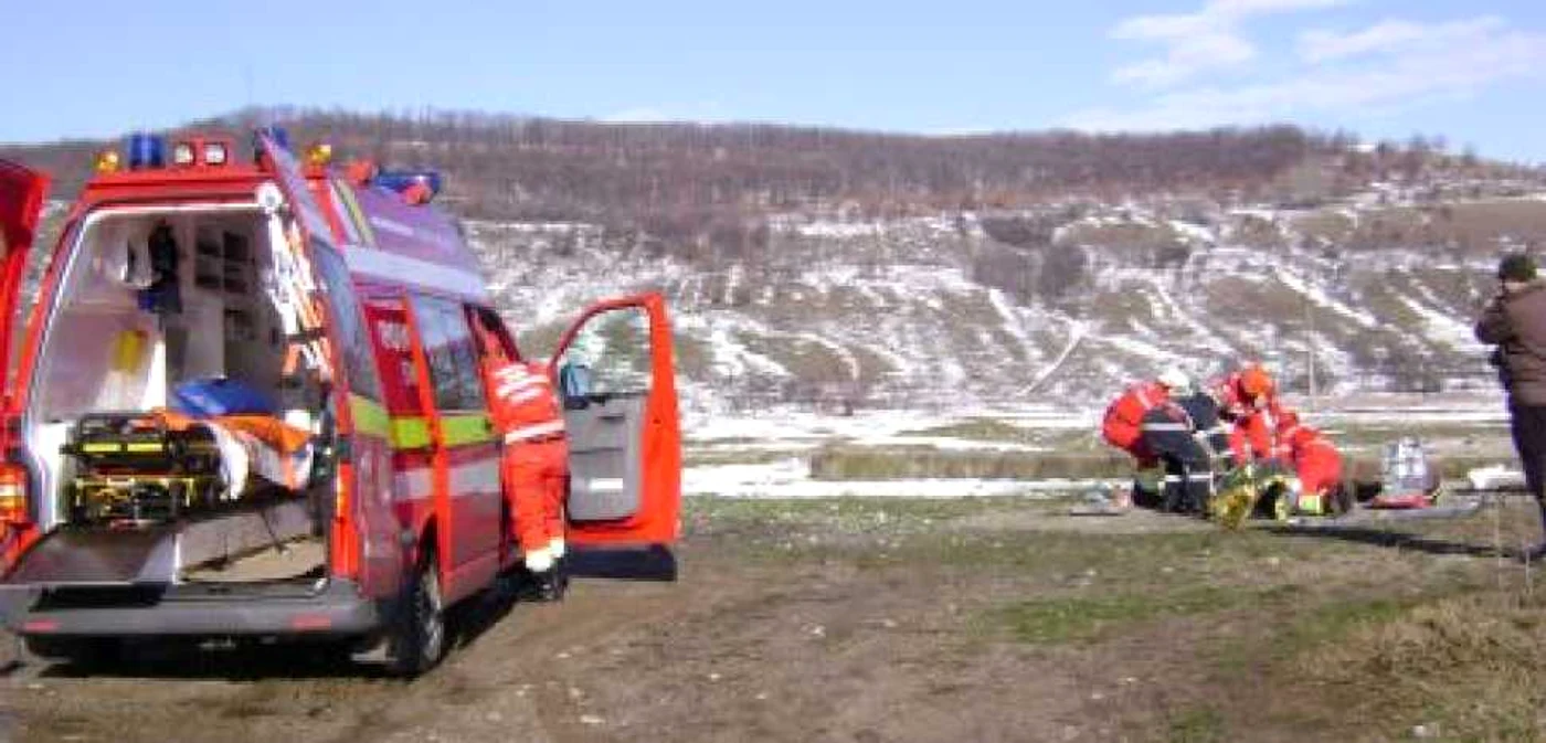 Paramedicii mehedinţeni salvează vieţi de un an 