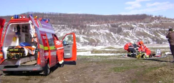 Paramedicii mehedinţeni salvează vieţi de un an 