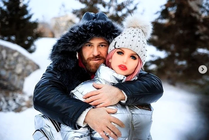 2 culturistul casatorit cu papusa gonflabila 8 jpg jpeg