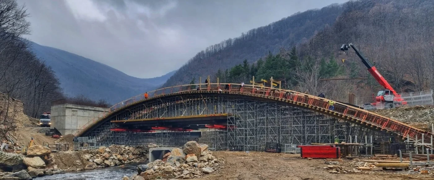 Lucrările la Podul de la Lainici sunt sistate                                                                         Foto: CNAIR