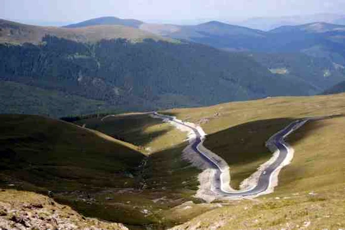 
    }n această perioadă, circulația pe timpul nopții este strict interzisăFoto: Mediafax  