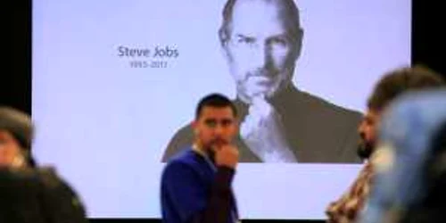 Steve Jobs a murit