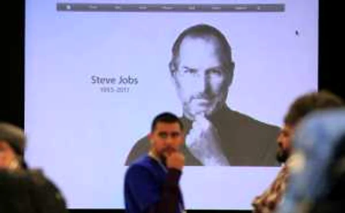 Steve Jobs a murit