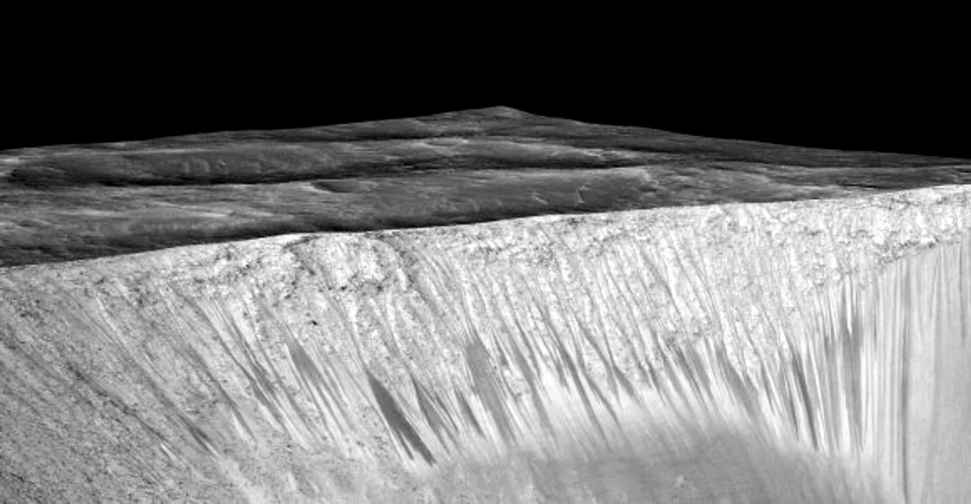 Imaginile surprinse de Mars Reconnaissance Orbiter demonstrează că există apa pe Marte