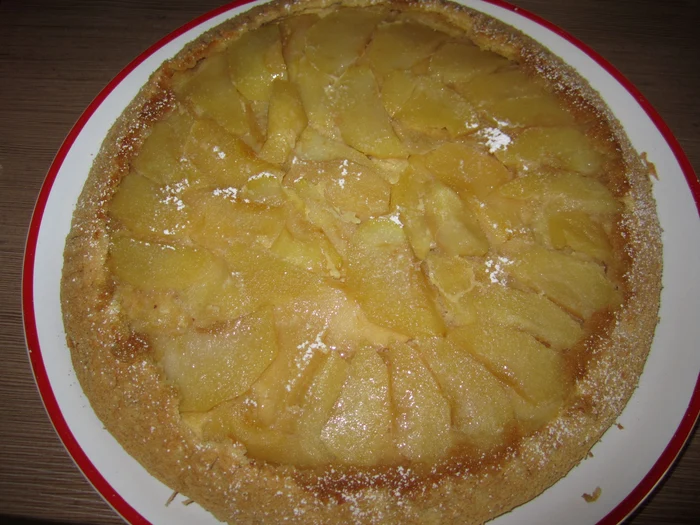 Tartă cu mere