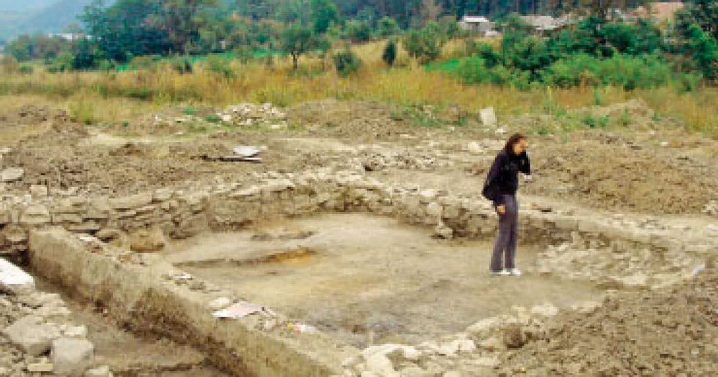 Judeţ cu judeţ: Locuitorii din Câmpina vor încerca să intre în Cartea Recordurilor cu o pensulă lungă de patru metri