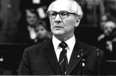 Erich Honecker, din lagărul nazist la preşedinţia Germaniei de Est jpeg