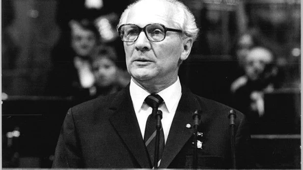 Erich Honecker, din lagărul nazist la preşedinţia Germaniei de Est jpeg