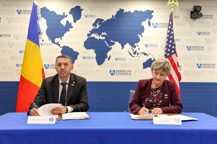 Ministrul Daniel David, la semnarea acordului FOTO: Edu.ro