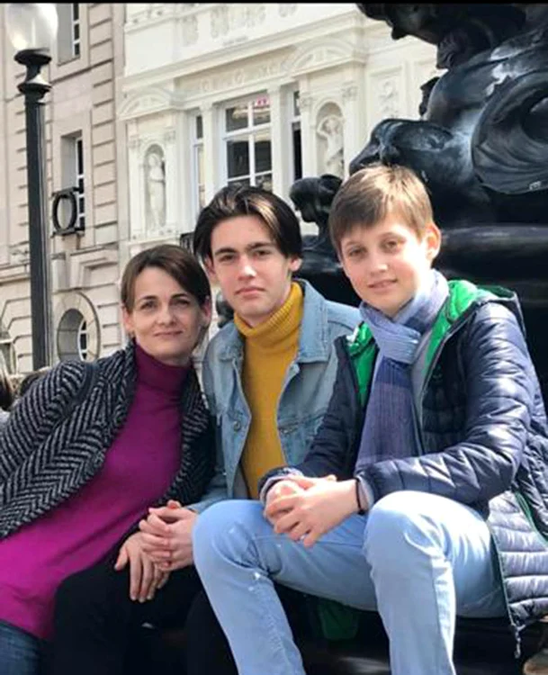 Actrița este foarte  mândră de cei doi fii ai ei