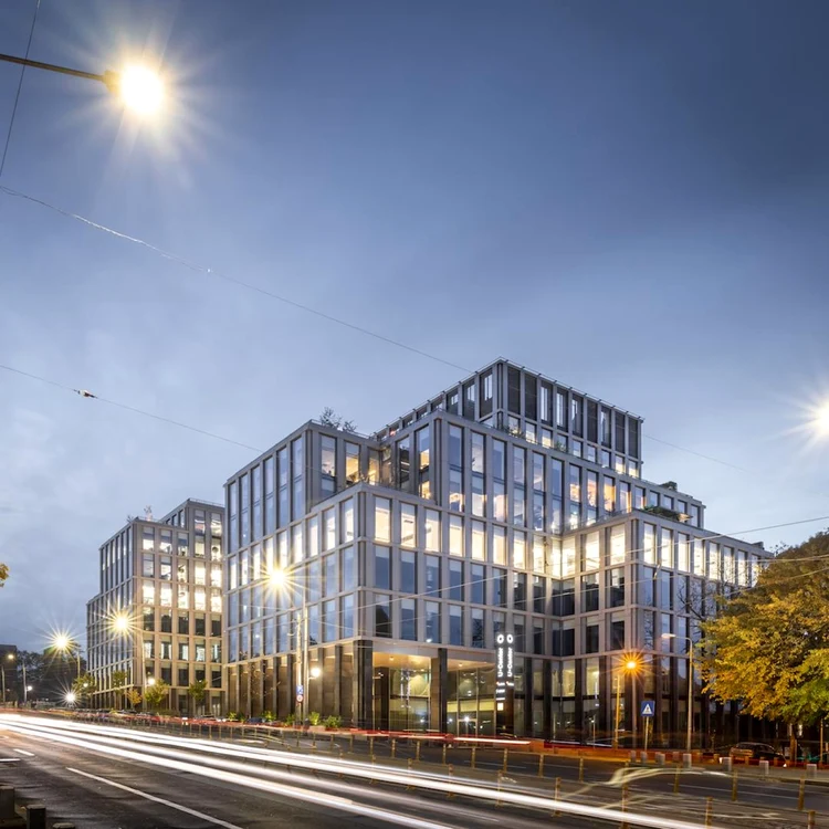 u-center booking bucuresti sediu
