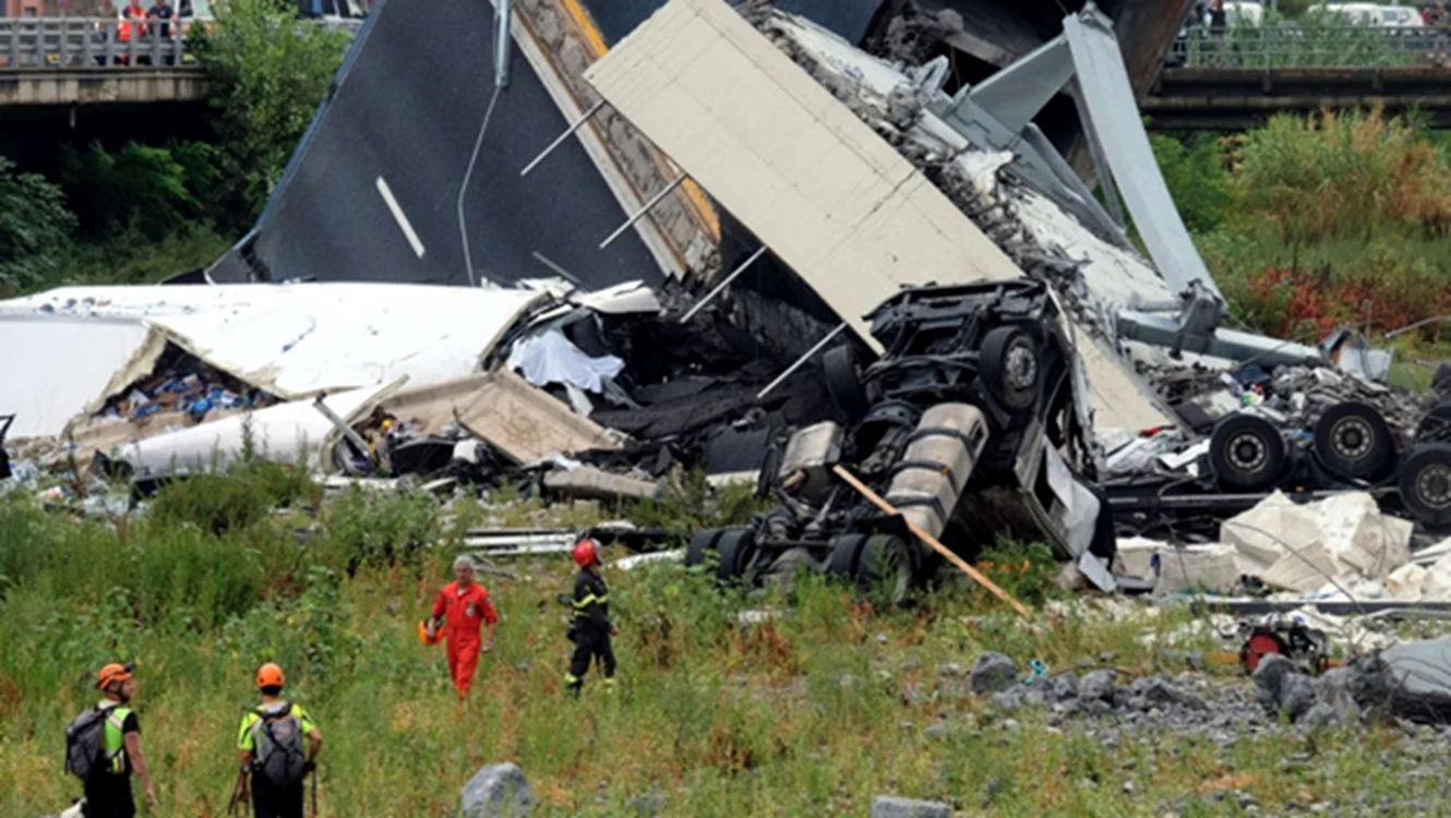 Doi români au murit în tragedia din 14 august, 2018. Foto: Profimedia 