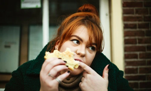 Mănânci pe fond de stres? Iată cum scapi de acest obicei jpeg