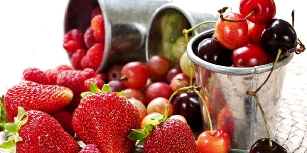 Căpşunile şi cireşele sunt benefice pentru organism Foto