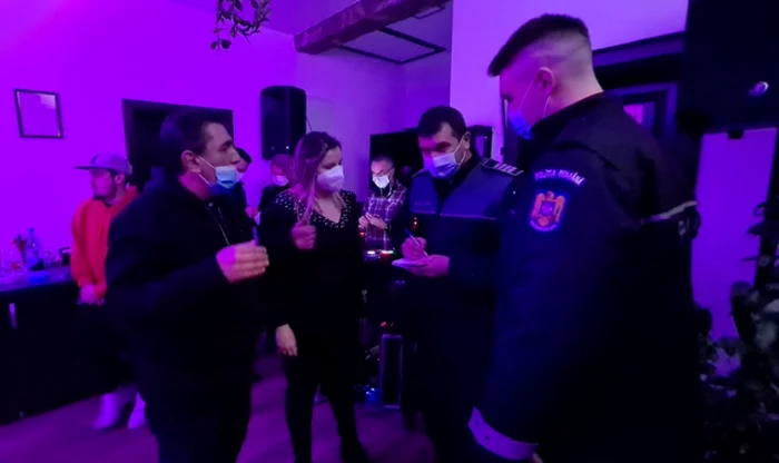 Petrecerea managerului Spitalului municipal Beiuş a fost oprită de poliţişti cu puţin înainte de ora 21.00