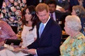 regina elisabeta harry meghan jpg