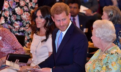 regina elisabeta harry meghan jpg