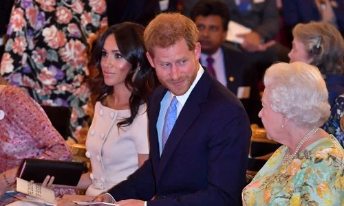 regina elisabeta harry meghan jpg