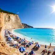 Plaja in Grecia FOTO Shutterstock jpg