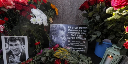 Memorial improvizat pentru Boris Nemtov la sase ani de la uciderea opozantului rus FOTO EPA-EFE