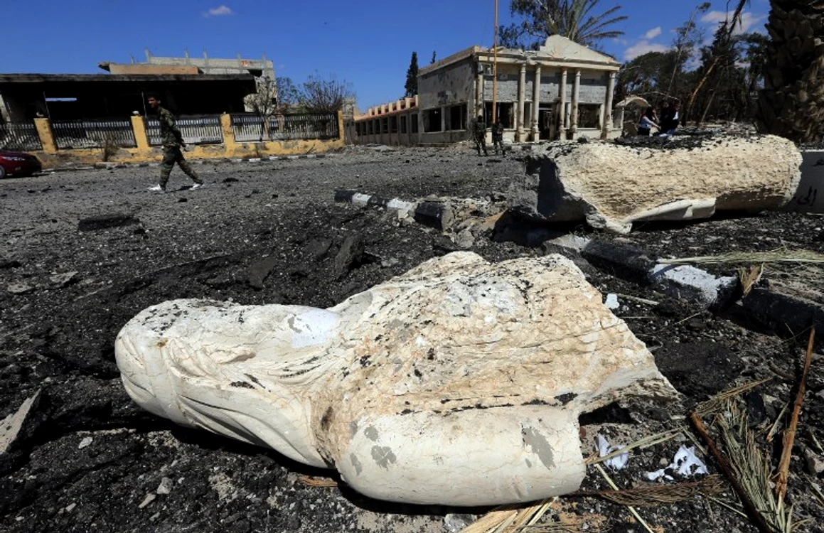 
    Aşa arată acum o stradă din Plamyra, după zece luni de ocupaţie ISISfoto: AFP  