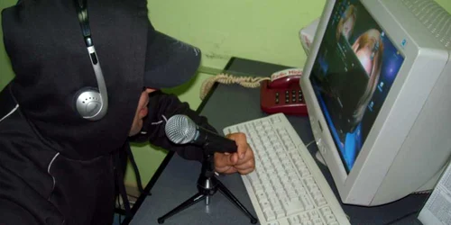 Târgovişte: Radio Maneaua face furori în sat