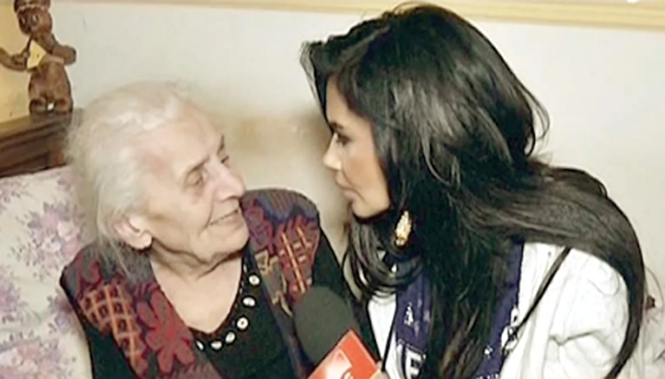 Oana i-a angajat bunicii sale, chinuită la greu de nora Marioara, o bonă